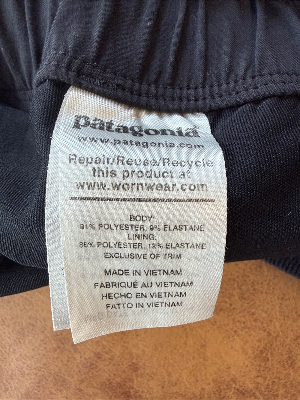 Women's Patagonia Fleetwith Skort Sz Small Black Hiking Skirt - Picture 6 of 7